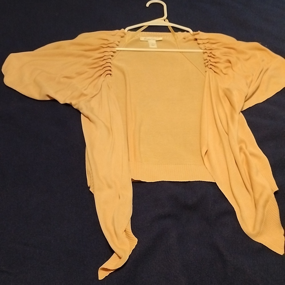 Short sleeved top